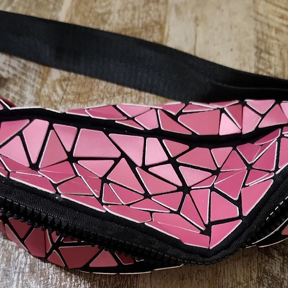 Patrizia Luca Pink and Black Geometric Bag - Picture 10 of 10